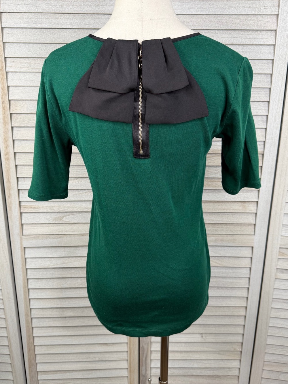 ANN TAYLOR Bow Back Half Sleeve T-Shirt Green & Black-Medium
